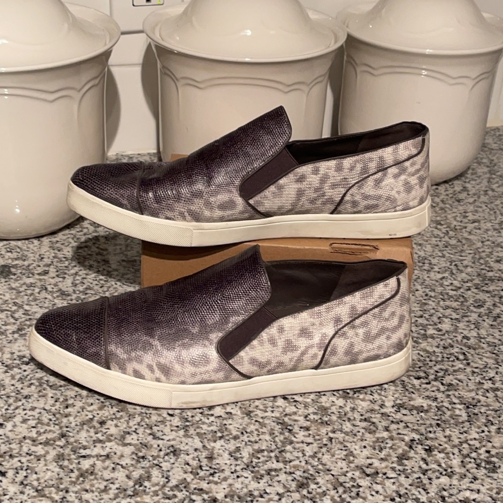 Vince Leather Python Stamp Pointed Shoe - image 2